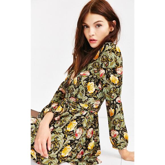 Urban Outfitters Ecote Ruby Dark Floral Skater Mini Wrap Dress SZ S - Picture 2 of 14